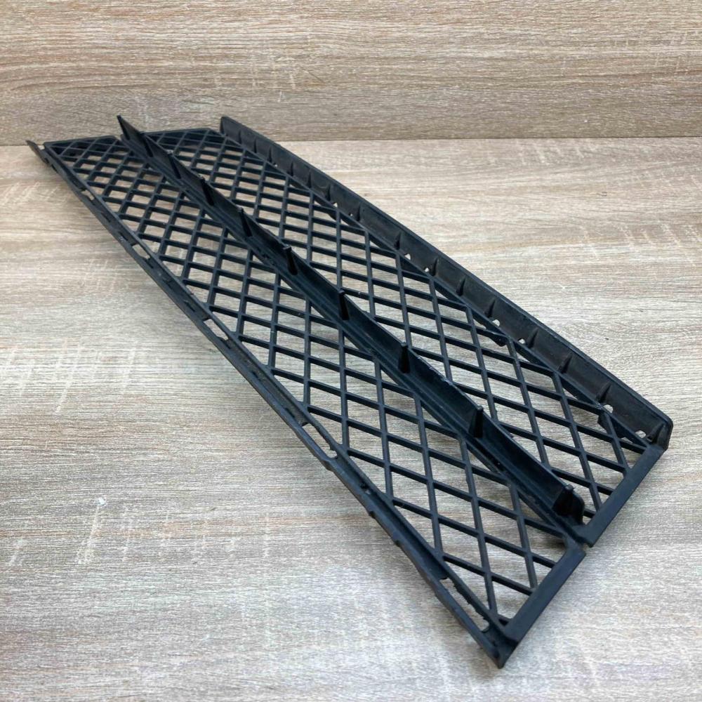 7178113 114609 15  Front bumper lower grill BMW 5 E60 E61