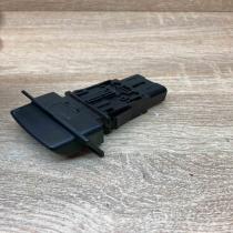 LC62 66 4H0 03190020  Hazard light switch Mazda MPV II LW
