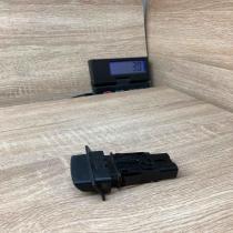 LC62 66 4H0 03190020  Hazard light switch Mazda MPV II LW