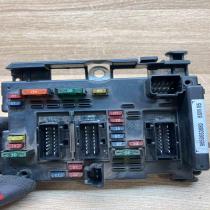960663880 BSM B5  Fuse module Peugeot 307