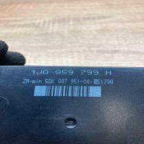 1J0959799H 5DK007951  00  Comfort/convenience module Volkswagen Golf IV