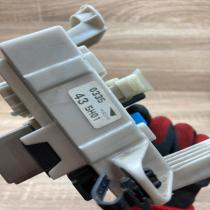 43 5H01   Fuse module Toyota Prius (XW20)