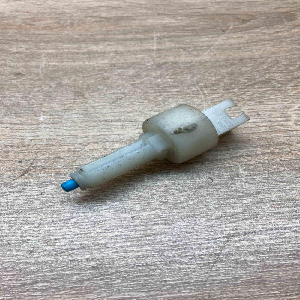 Alfa 156 Pedal Sensor   Brake pedal sensor switch Alfa Romeo 156