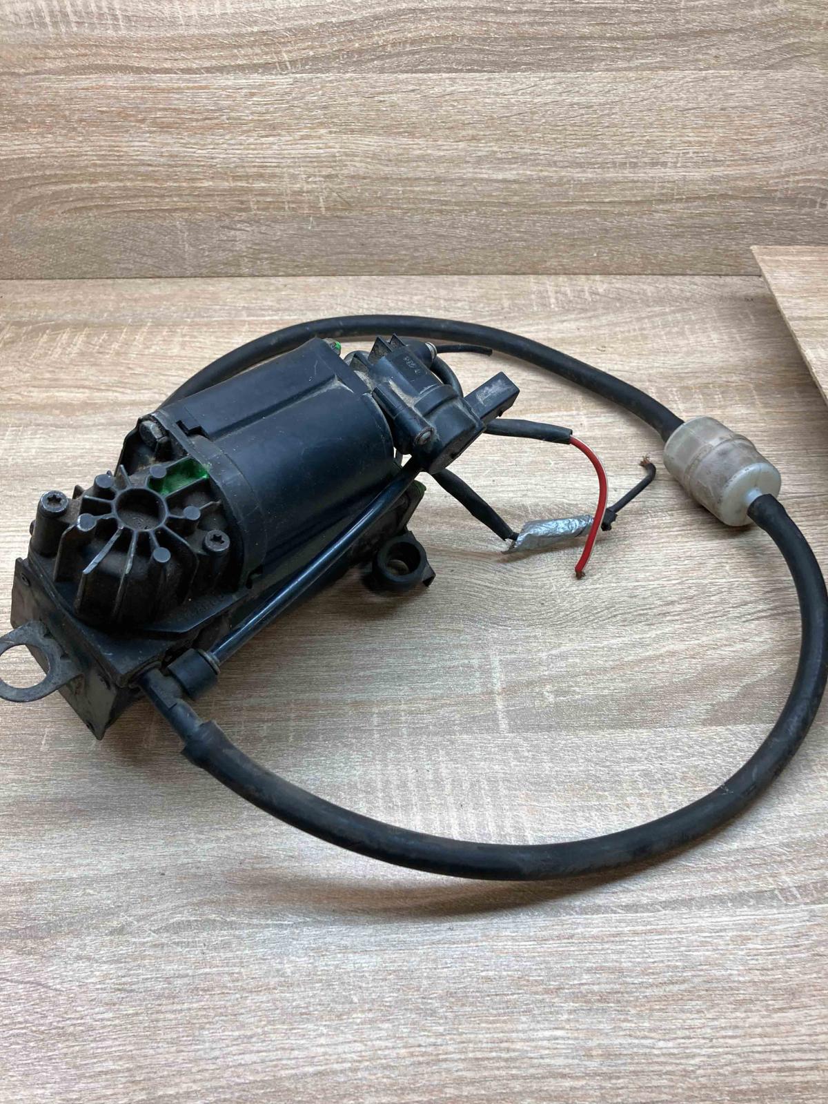 21132003040   Air suspension compressor/pump Mercedes-Benz S W220