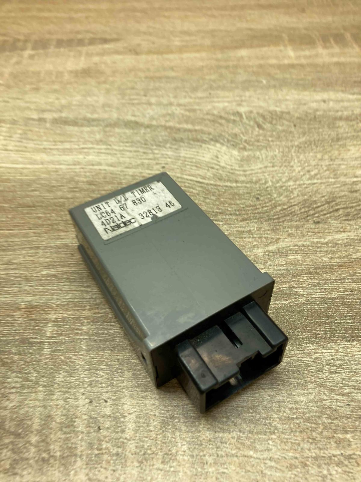 LC64 67 830 32813 46  Other relay Mazda MPV II LW