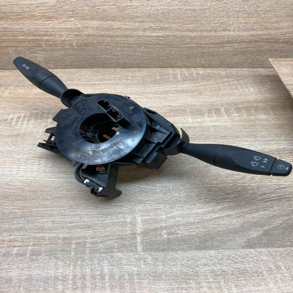 98AB 14A664 BF 98AG17A553CC  Wiper turn signal indicator stalk/switch Ford Focus