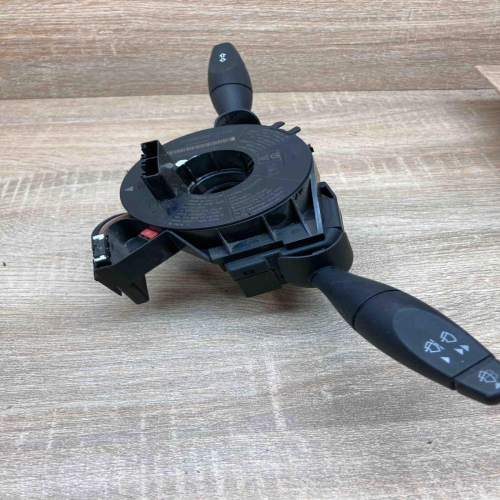 98AB 14A664 BE   Wiper turn signal indicator stalk/switch Ford Focus