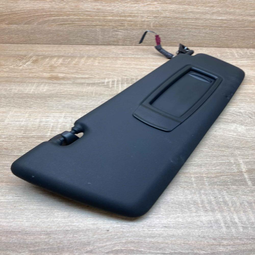 LH2321252  Defective Sun visor BMW X5 F15