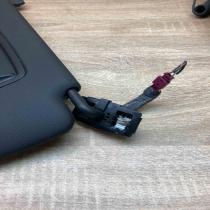 LH2321252  Defective Sun visor BMW X5 F15