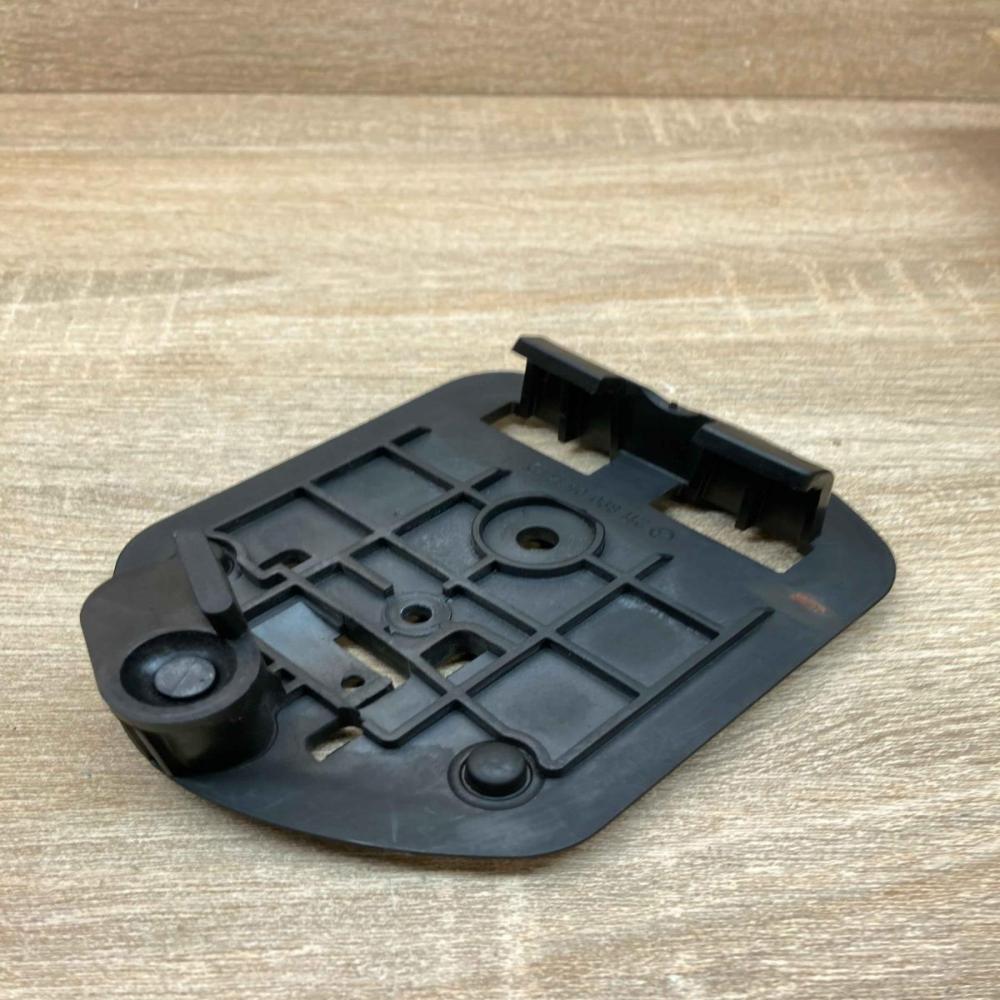 2118900514   Hazard Warning Triangle Mounting Bracket Mercedes-Benz E W211