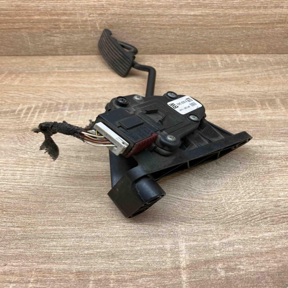 9202343 6PV008115 With Plug Accelerator throttle pedal Opel Zafira B