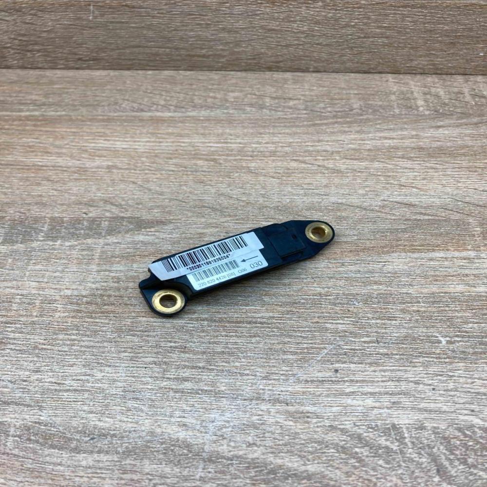2208204426   Airbag deployment crash/impact sensor Mercedes-Benz S W220