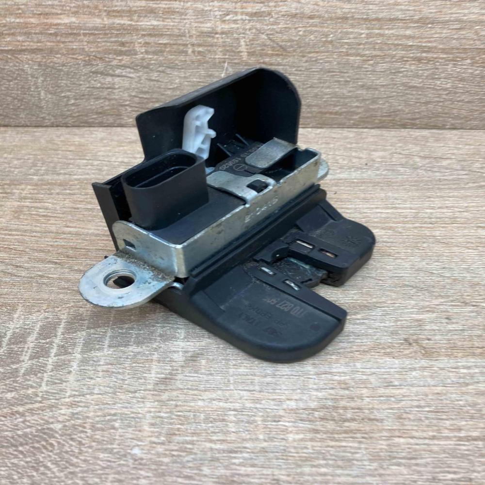 1T0827505   Tailgate/trunk/boot lock/catch/latch Volkswagen Touran I