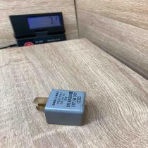 4D0951253 899309000 372 Other relay Audi A6 S6 C5 4B