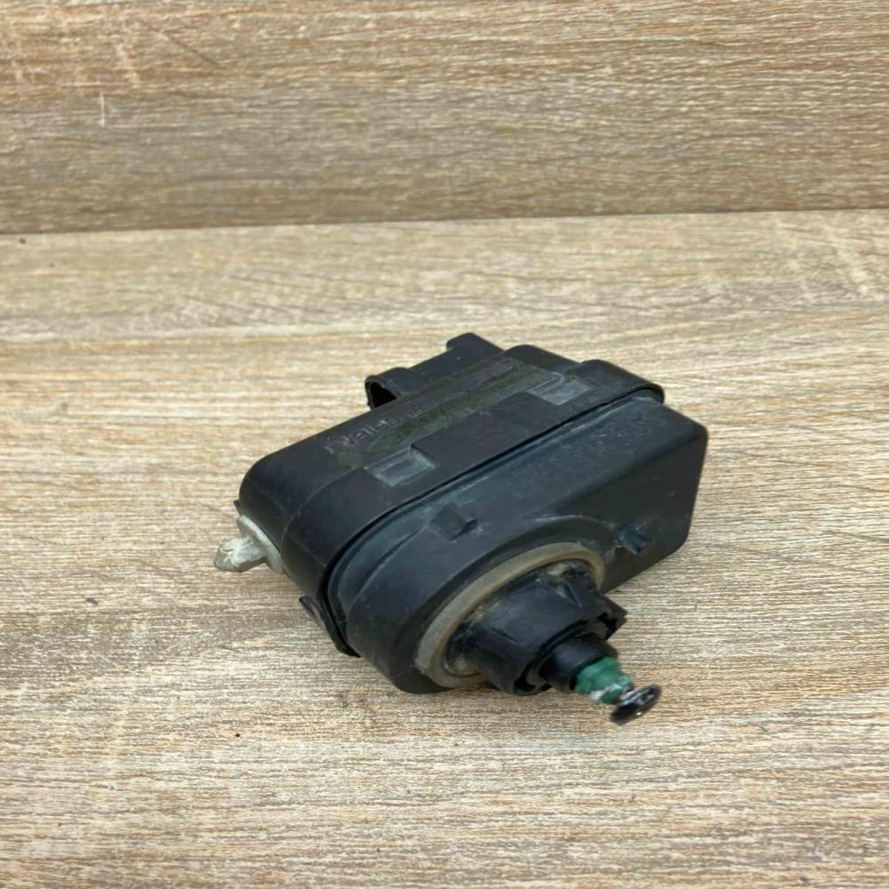 770084014   Headlight level adjustment motor Renault Scenic I