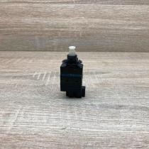0015454009   Brake pedal sensor switch Mercedes-Benz E W211