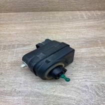 7700840141   Headlight level adjustment motor Renault Scenic I