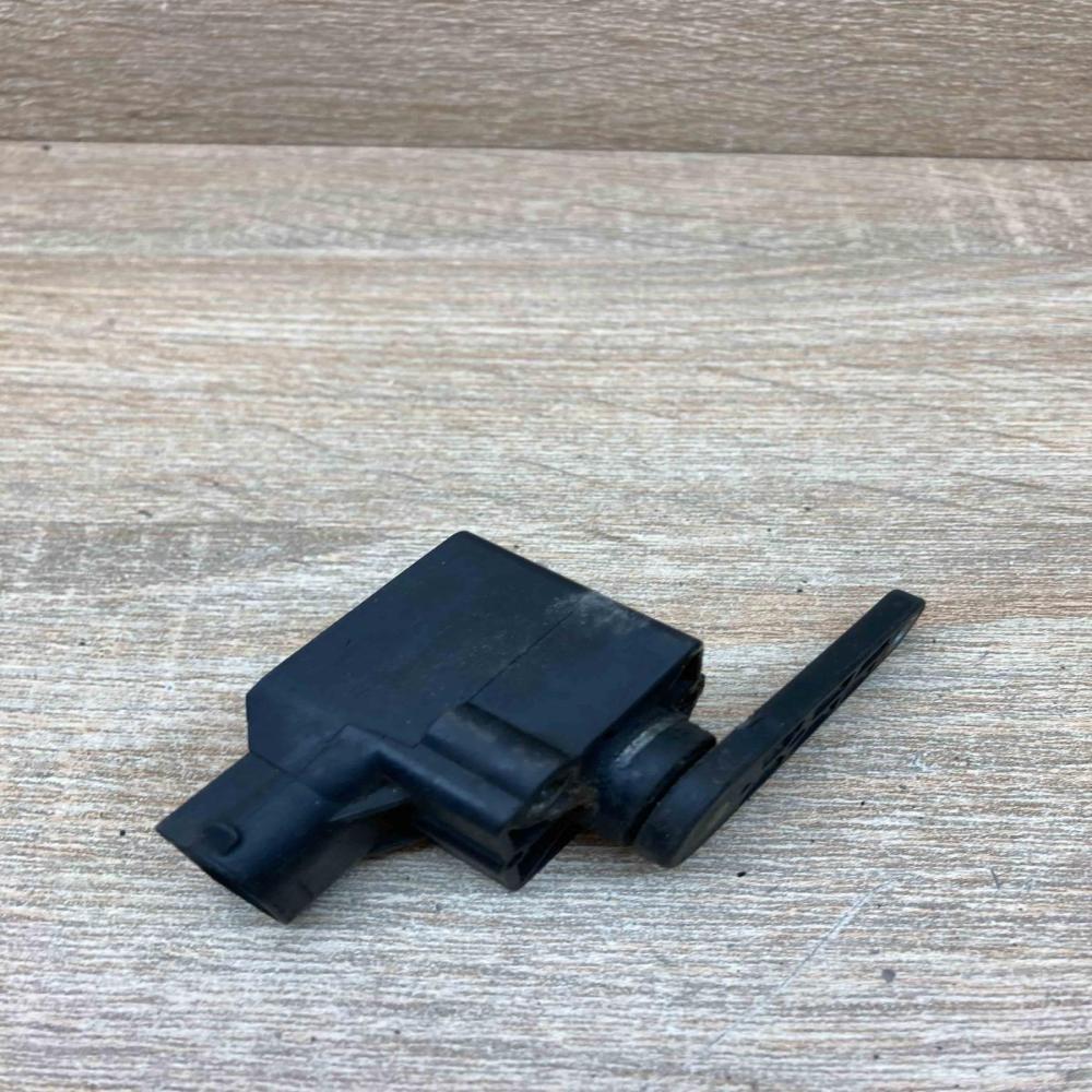 6784697   Headlight/headlamp level sensor BMW X3 E83