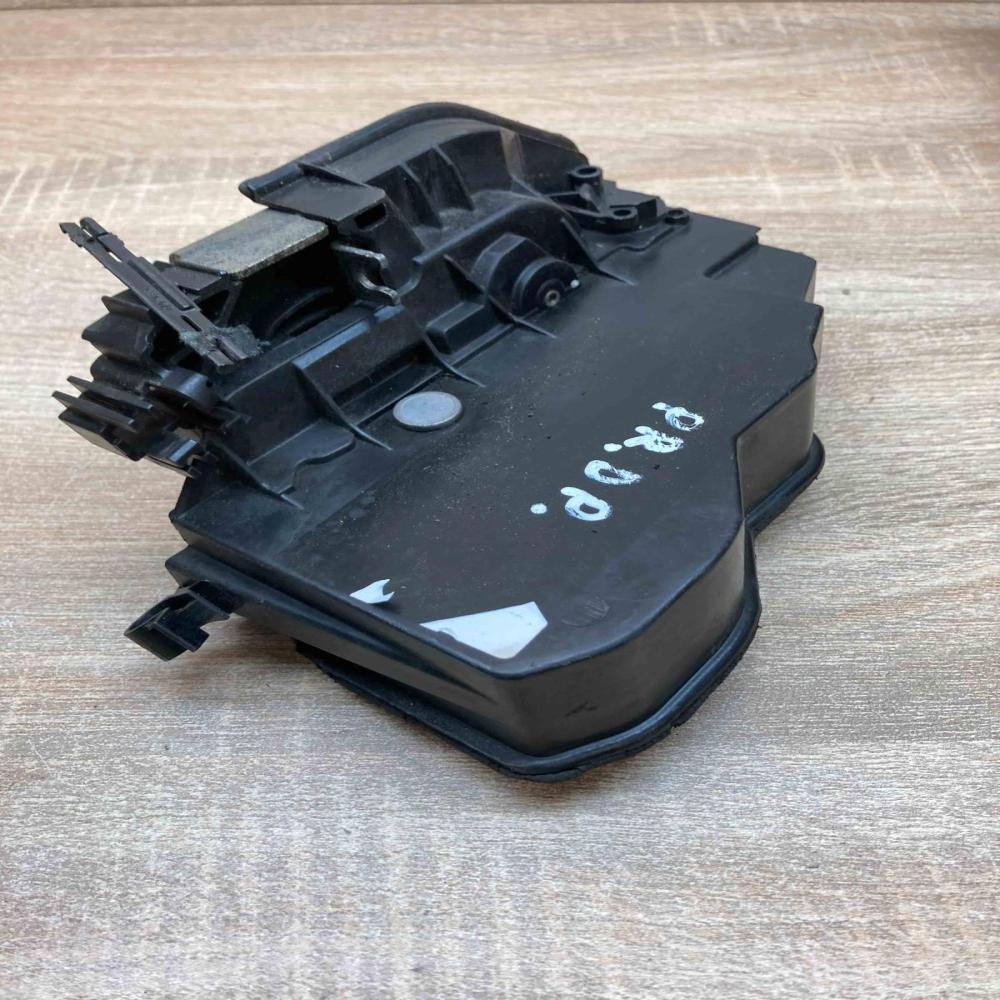 7202146 A053702  Front door lock BMW 5 E60 E61