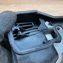 7167066   Front door lock BMW 7 E65 E66