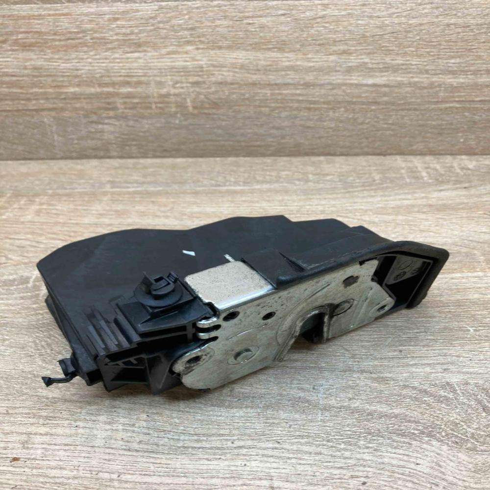 7202147 A053702  Rear door lock BMW 5 F10 F11