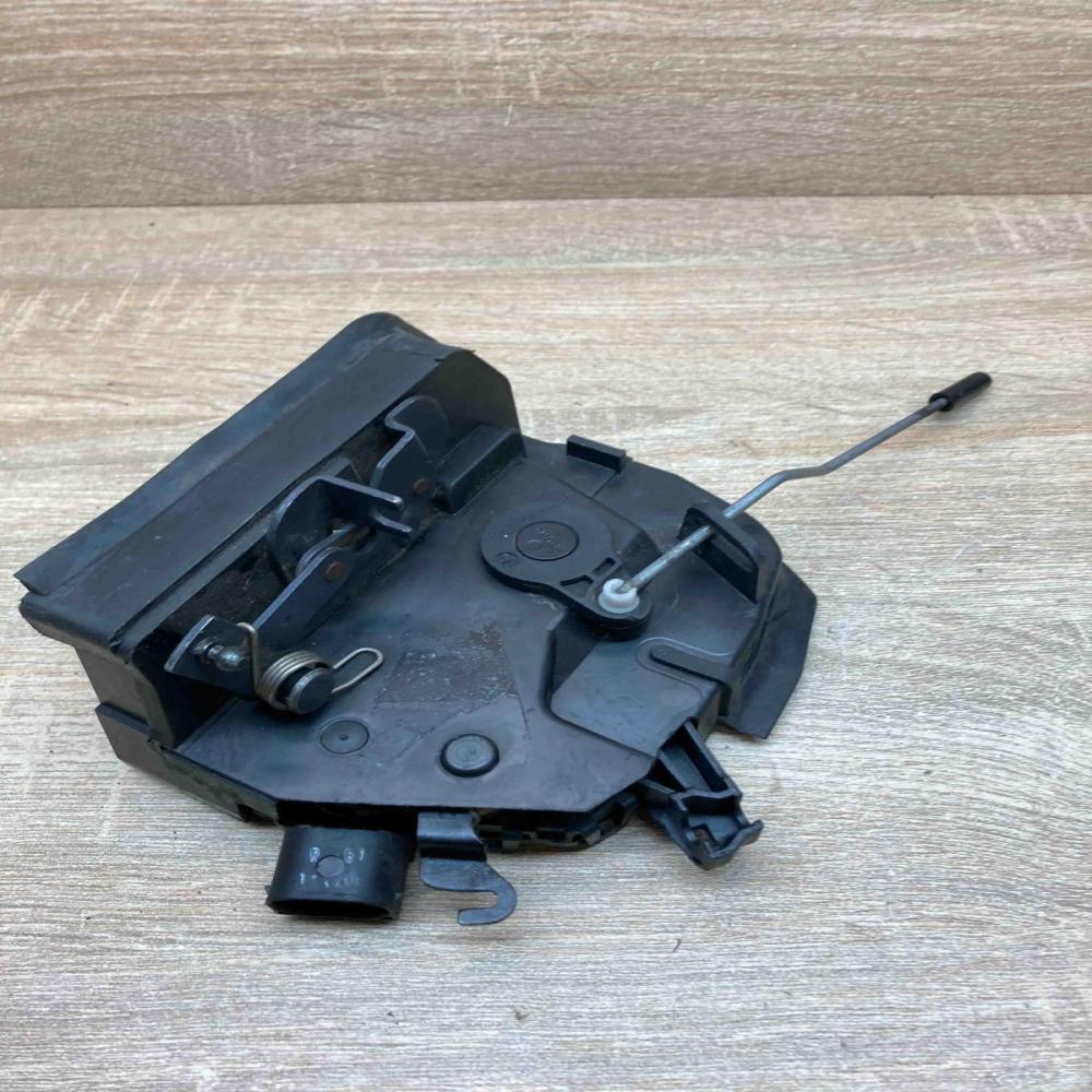 8402602   Rear door lock BMW X5 E53
