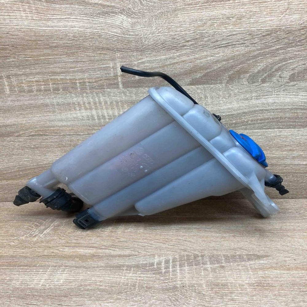 8K0121403Q  With connector Coolant expansion tank/reservoir Audi Q5 SQ5