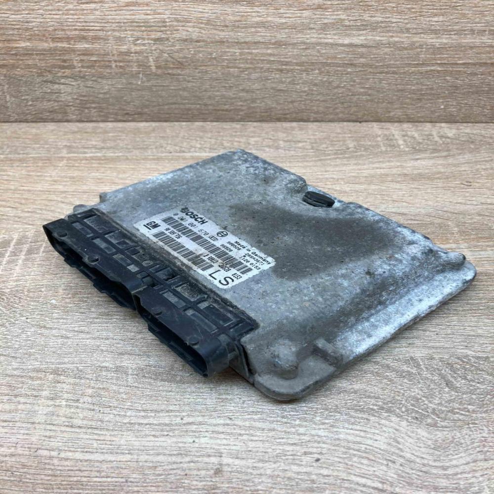 90589736 0281001670  Engine control unit/module ECU Opel Astra H
