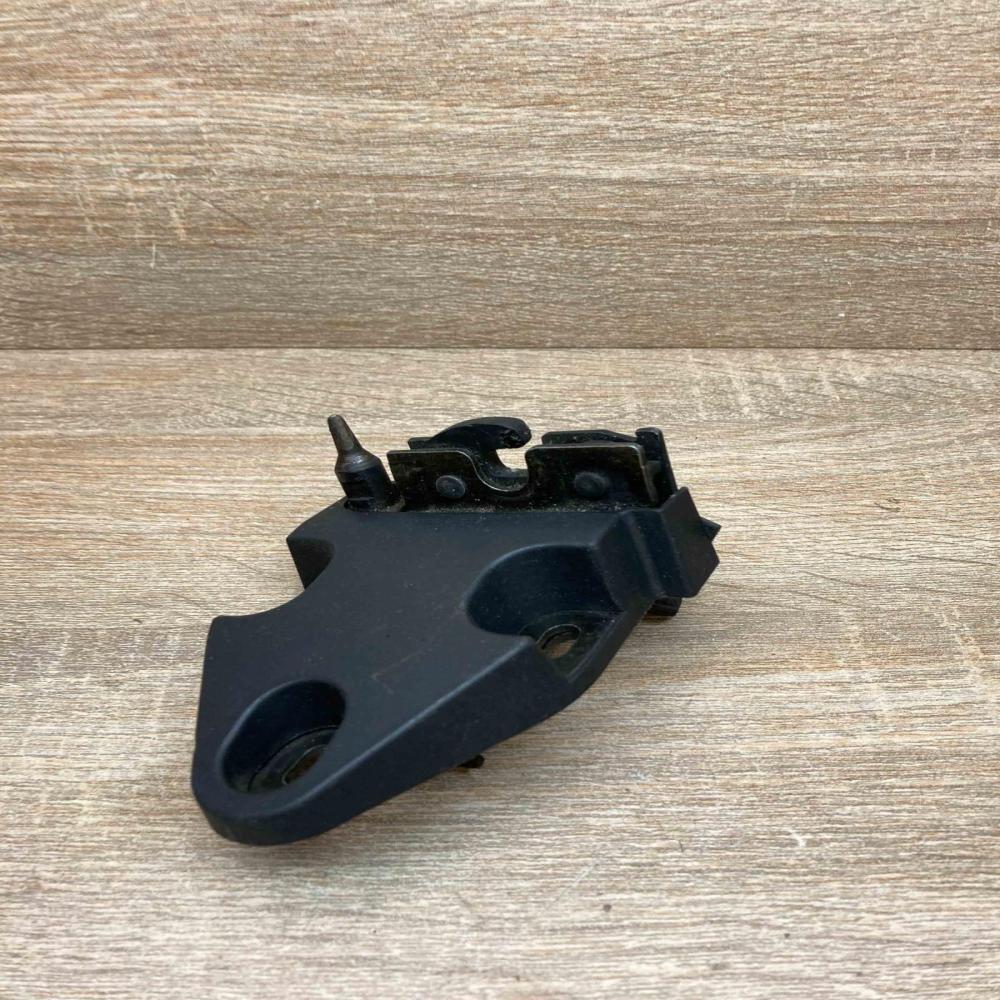 24473   Tailgate/trunk/boot lock/catch/latch Nissan Primastar