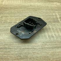 9E301   Heater blower motor/fan resistor Toyota Avensis T250