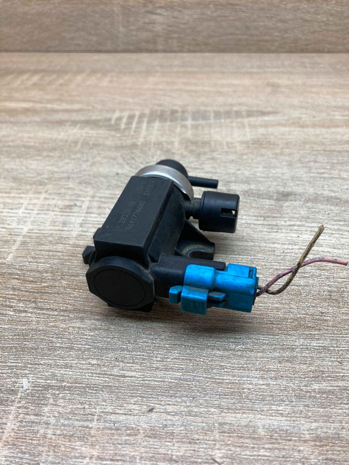 9641726680 72832800 With connector Turbo system vacuum part Peugeot 307
