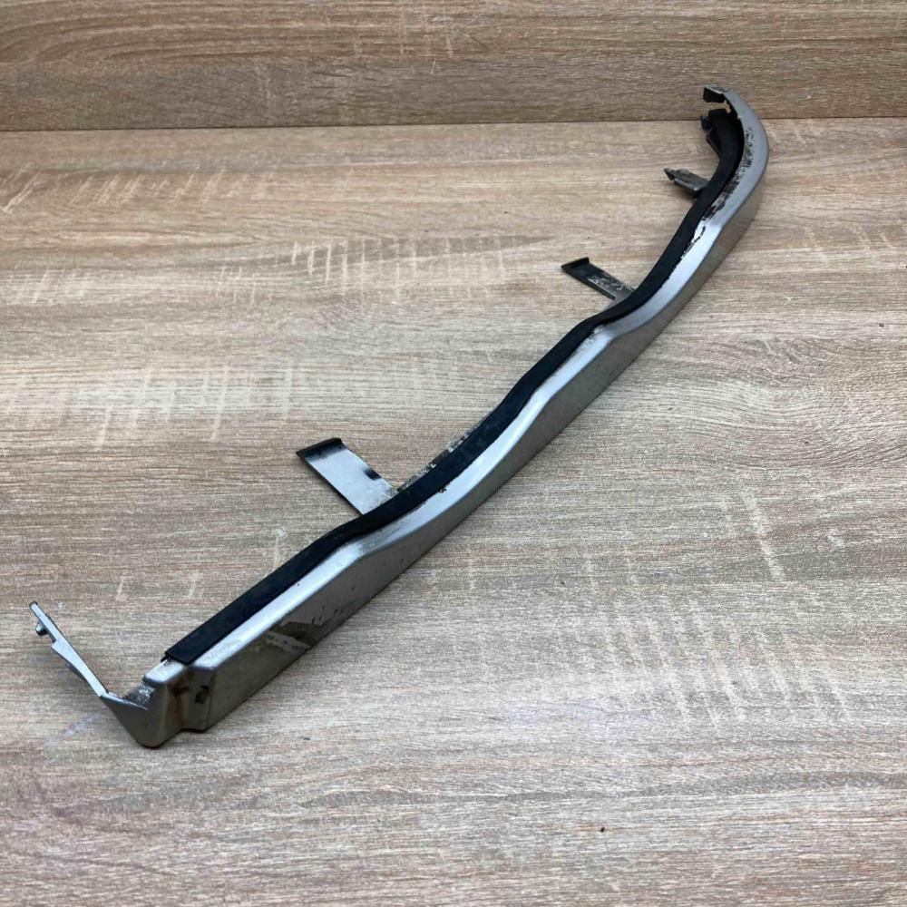 8208481   Under headlight/headlamp trim BMW 3 E46