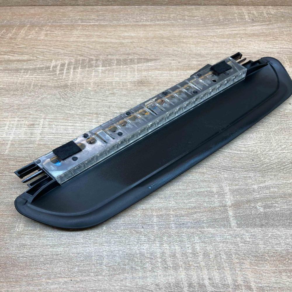 6927017 021871  Third/center stoplight BMW 5 E60 E61