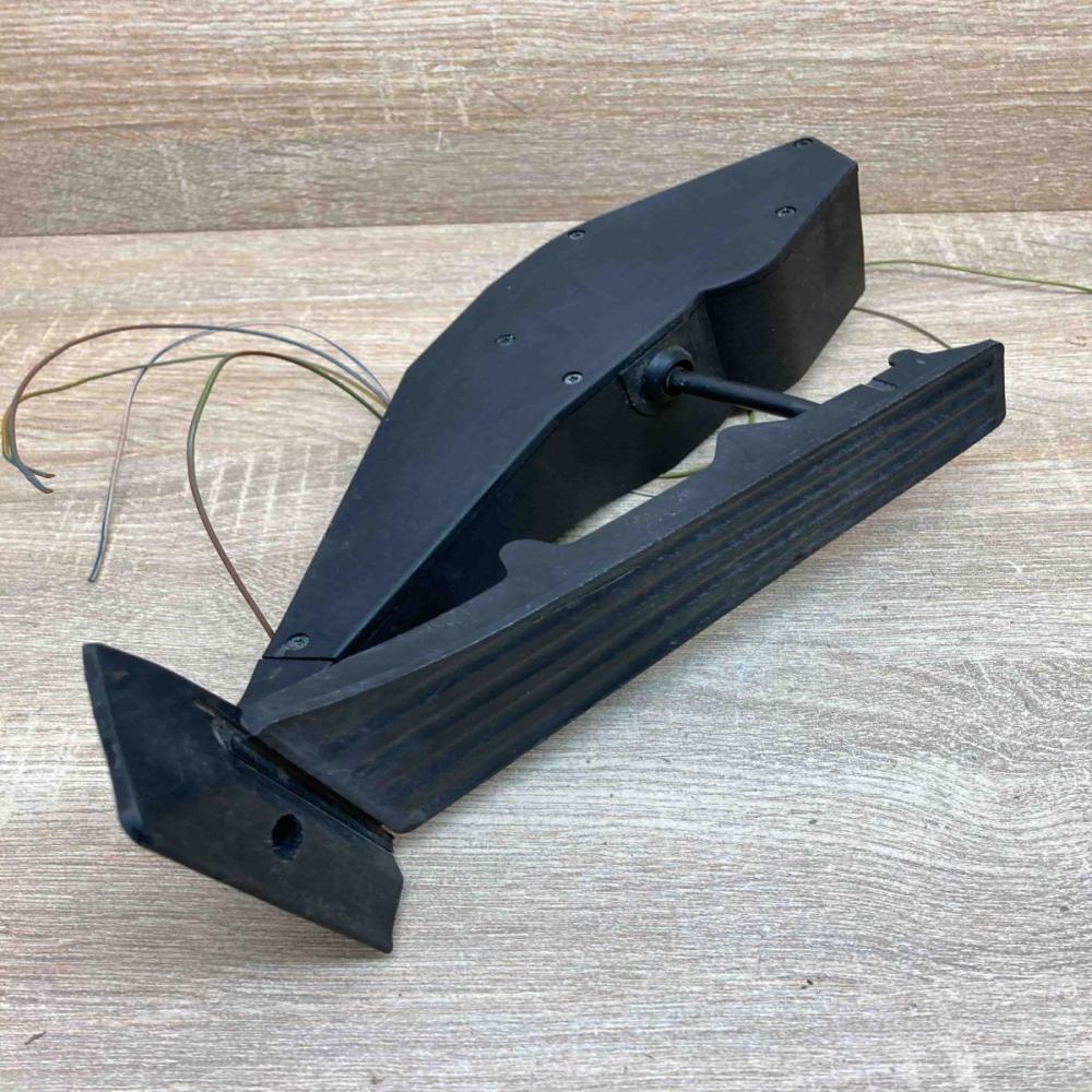 6766930 259160 10 With Plug Accelerator throttle pedal BMW 7 E65 E66