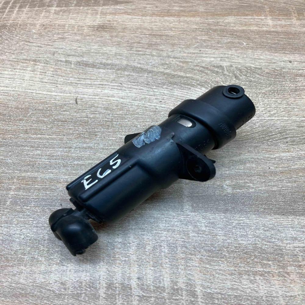 7001949   Windshield washer spray nozzle BMW 7 E65 E66