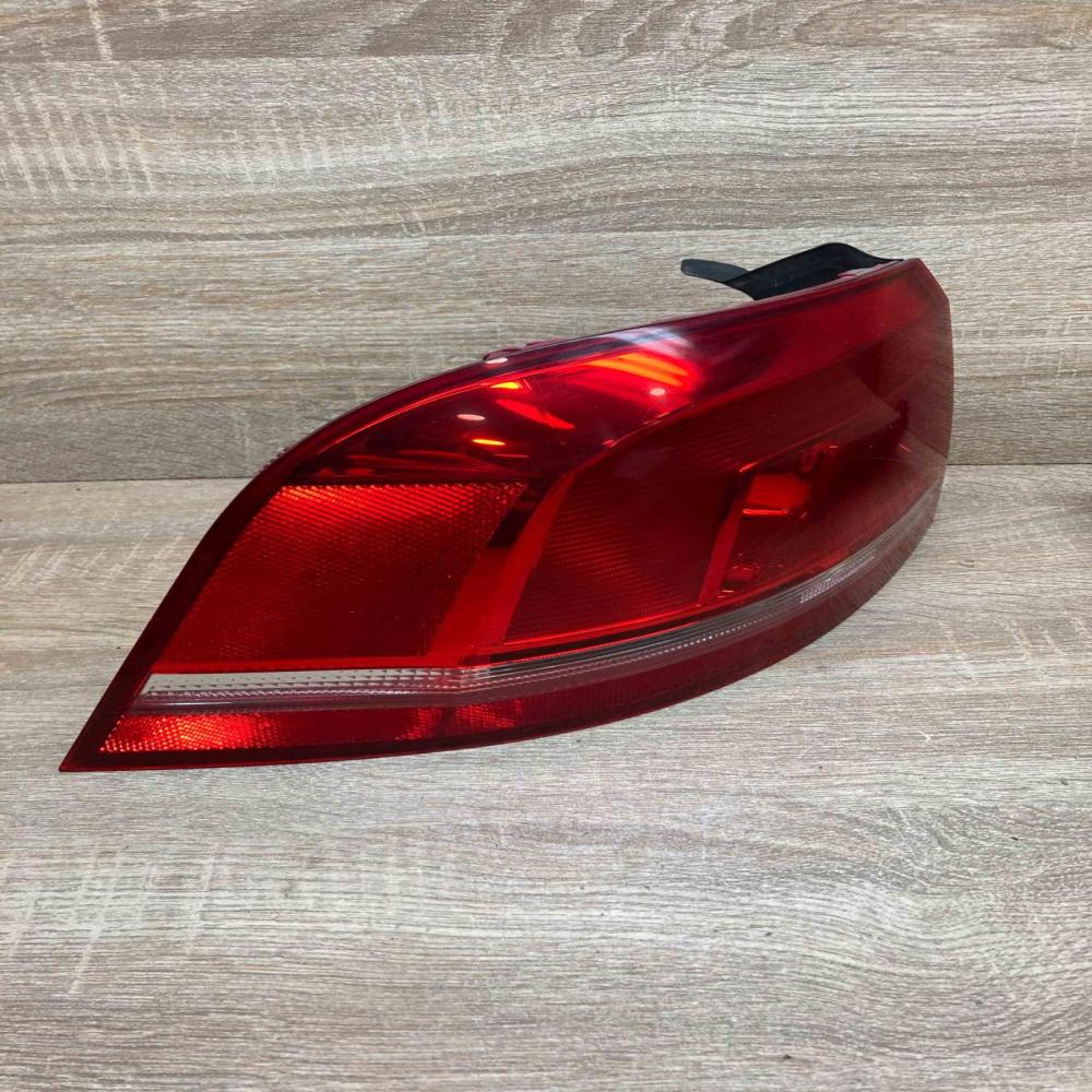 3AF945095E   Tailgate rear/tail lights Volkswagen PASSAT B7