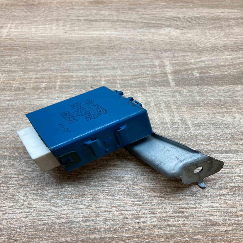 85980 52050 051500 3440  Door control unit/module Toyota Yaris