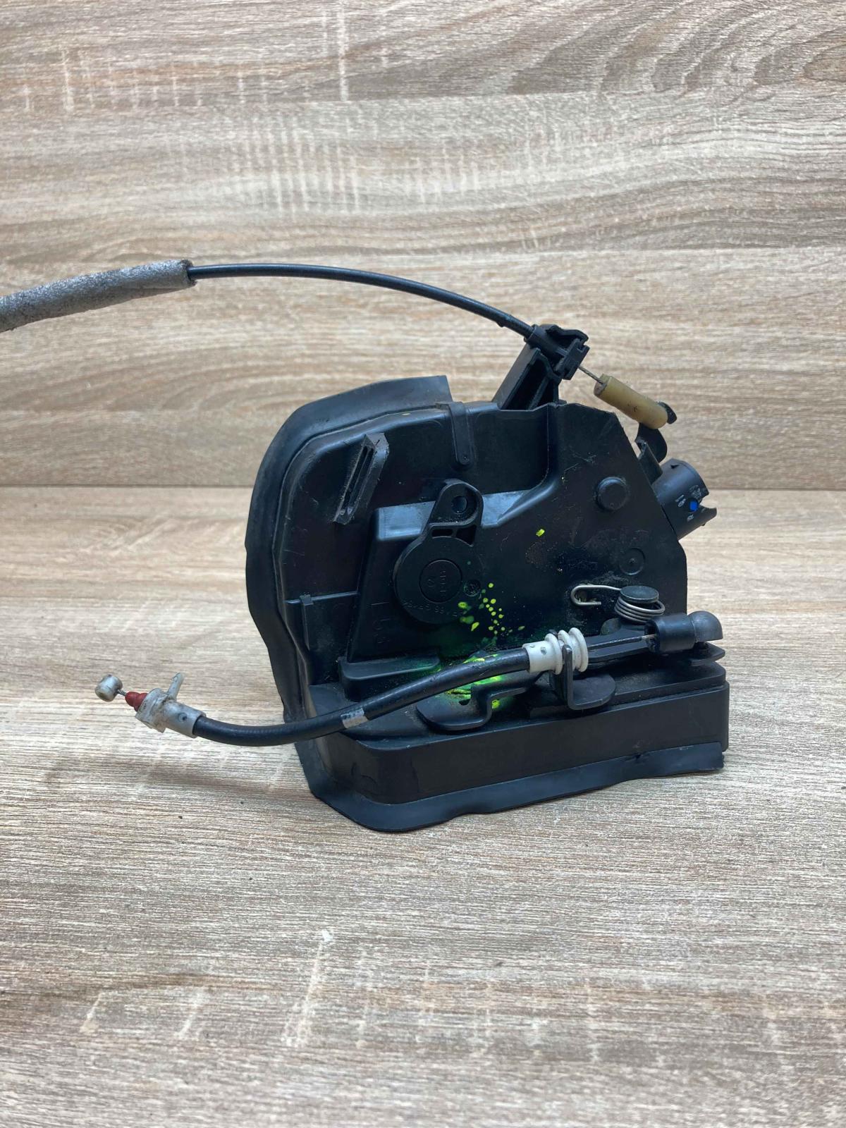 8402602   Rear door lock BMW X5 E53