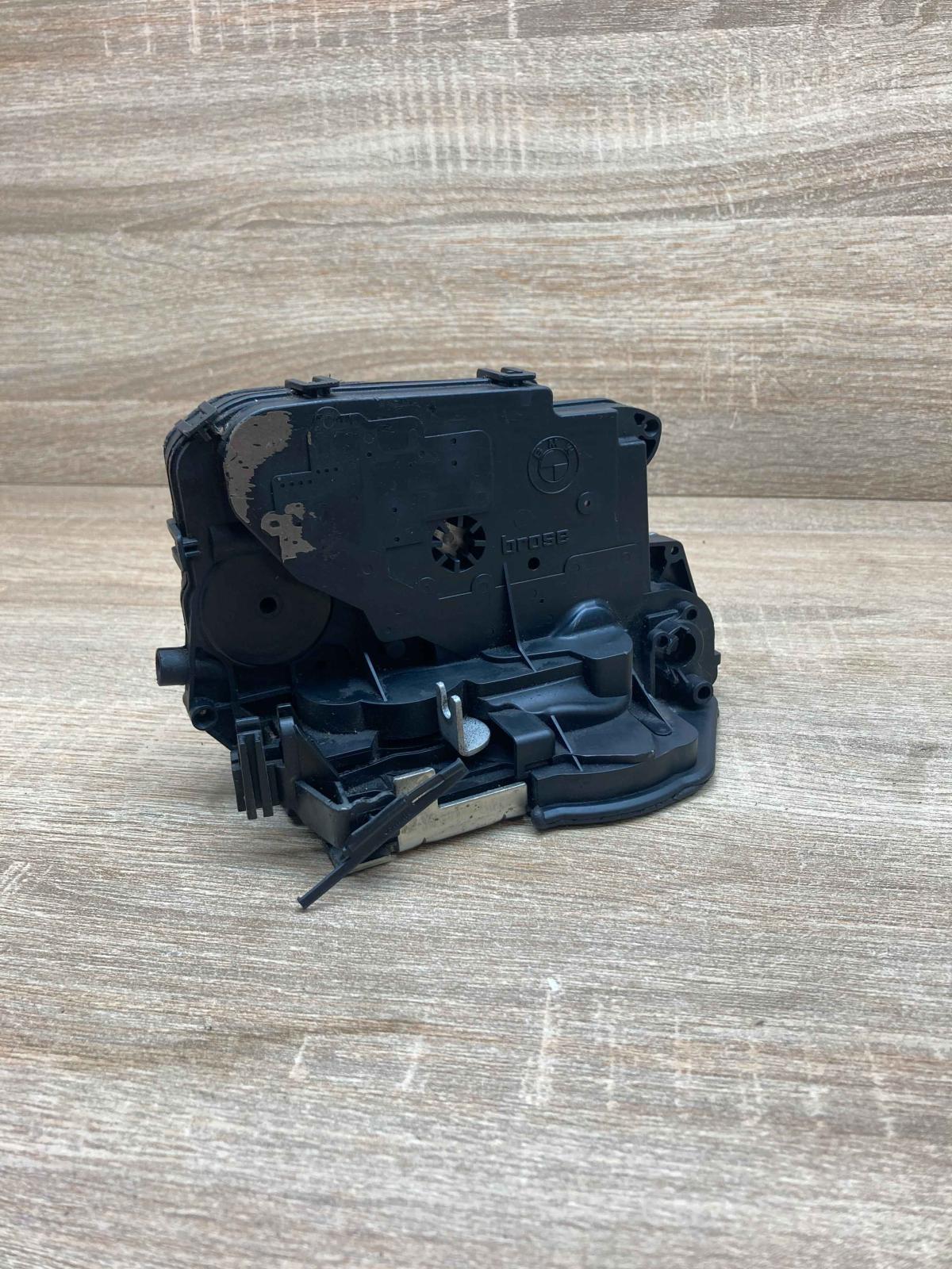 7060295 030806  Rear door lock BMW 3 E90 E91