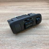 547 2L39   Wing mirror switch Toyota Avensis T220
