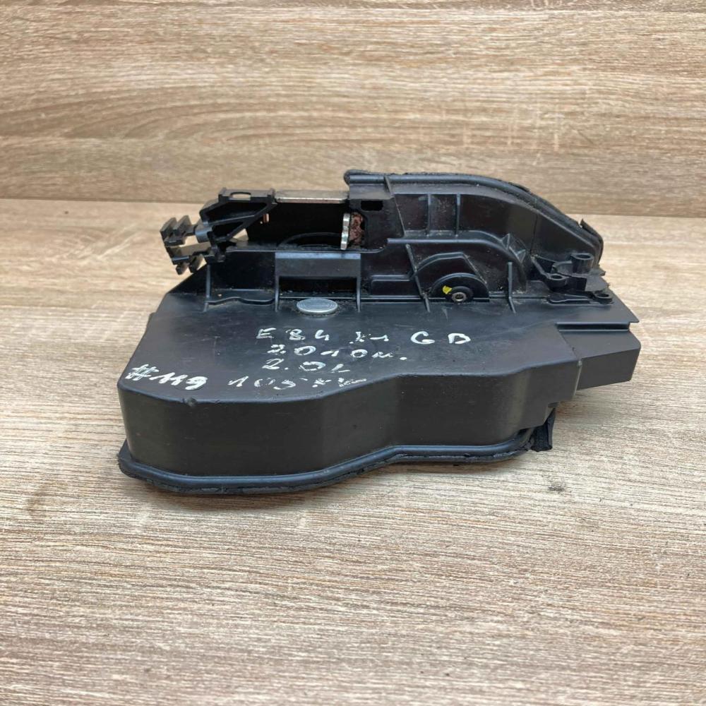 7229460   Rear door lock BMW X1 E84