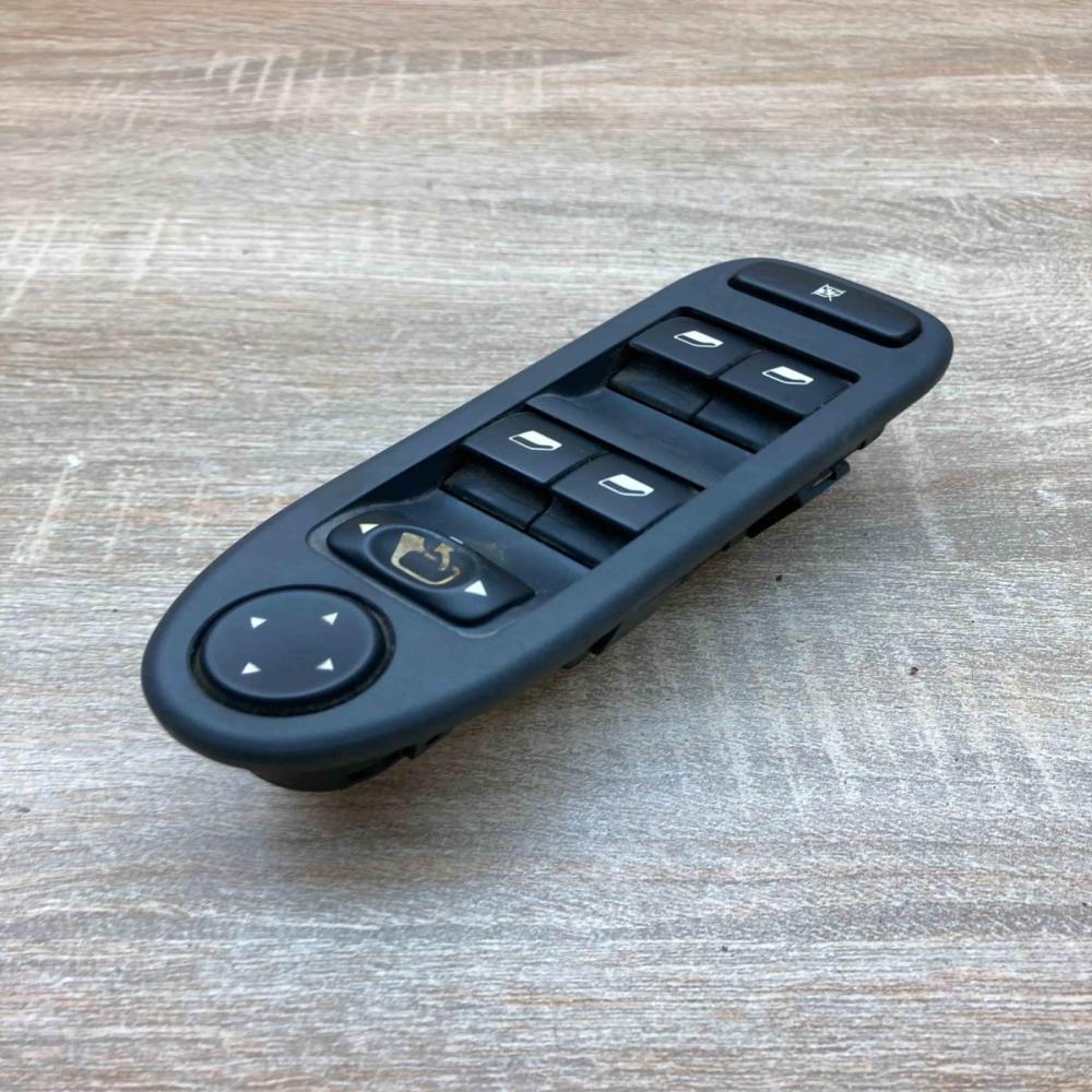 96498423ZF   Electric window control switch Citroen C5