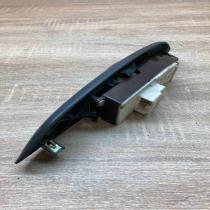 011 5R36   Electric window control switch Toyota Yaris