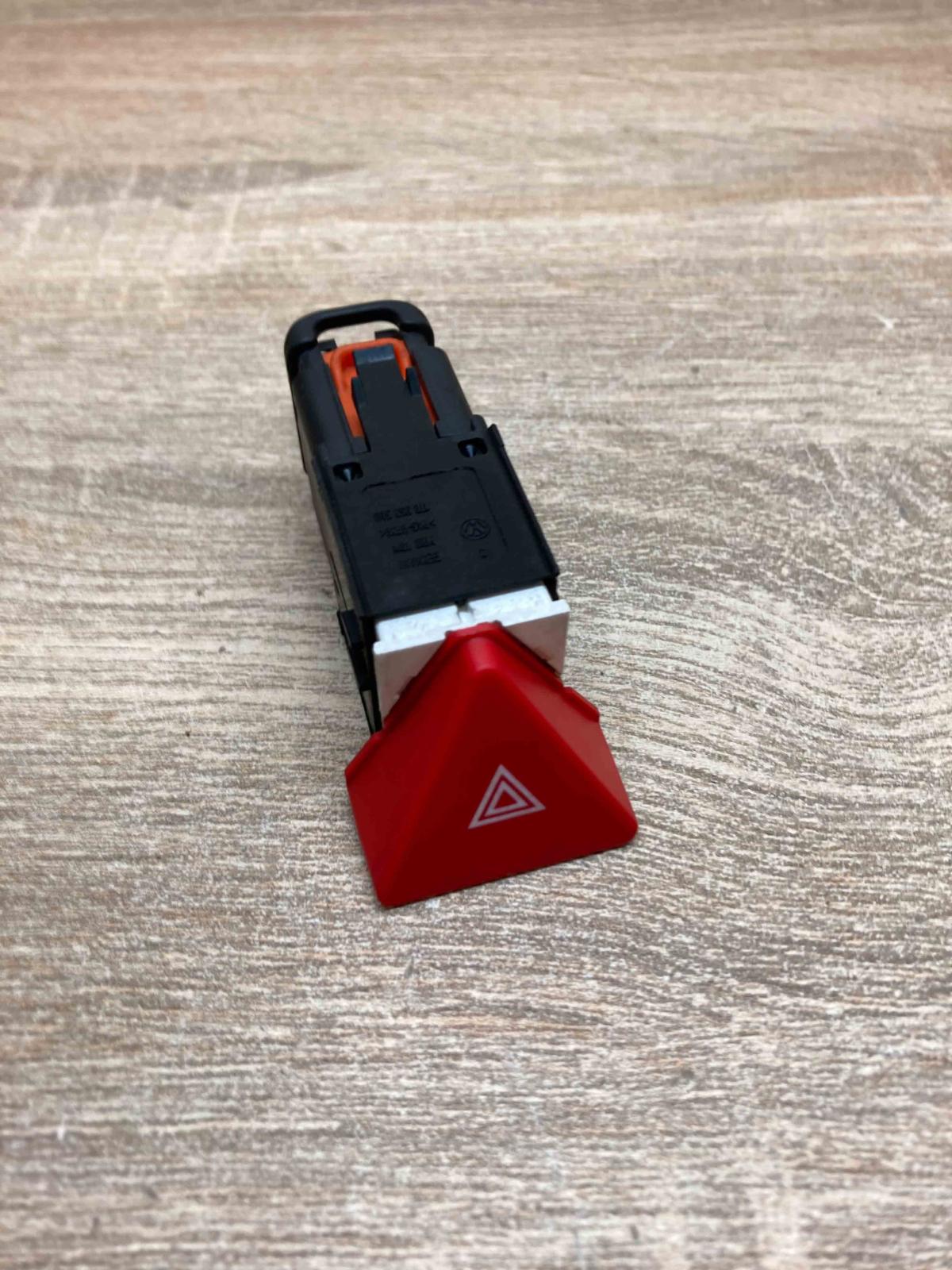 1T0953509  With Plug Hazard light switch Volkswagen Touran I