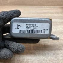 1K0907655B 100985 03204  ESP acceleration yaw rate sensor Volkswagen Touran I