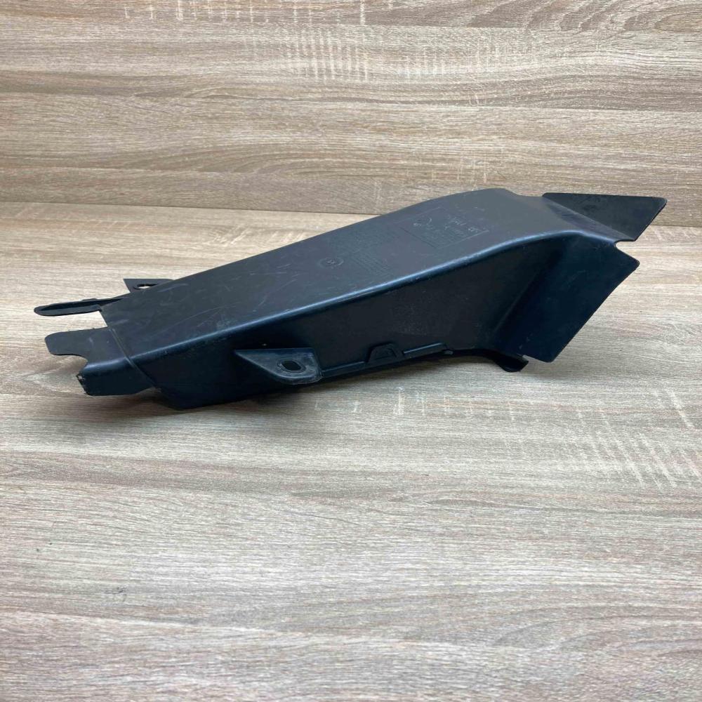 7898881 227931  Air intake duct part BMW 7 F01 F02 F03 F04