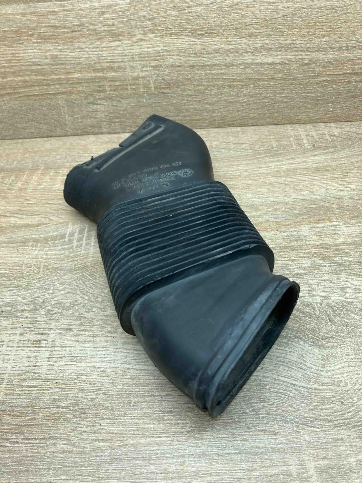 A6110940487 988025304  Air intake duct part Mercedes-Benz E W211