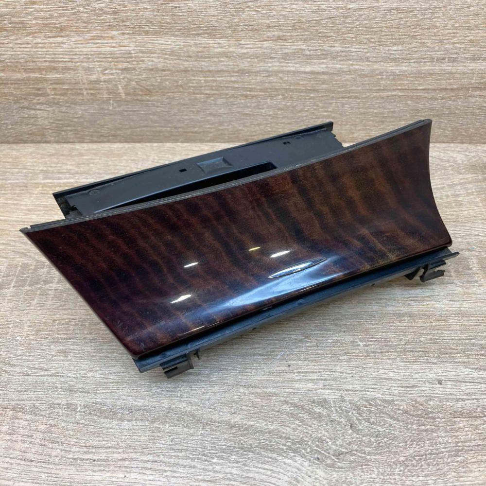 A211 8100430   Car ashtray Mercedes-Benz E W211