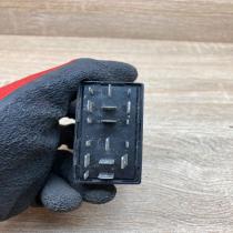 4B0919471 5KG006568  Other relay Audi A4 S4 B5 8D
