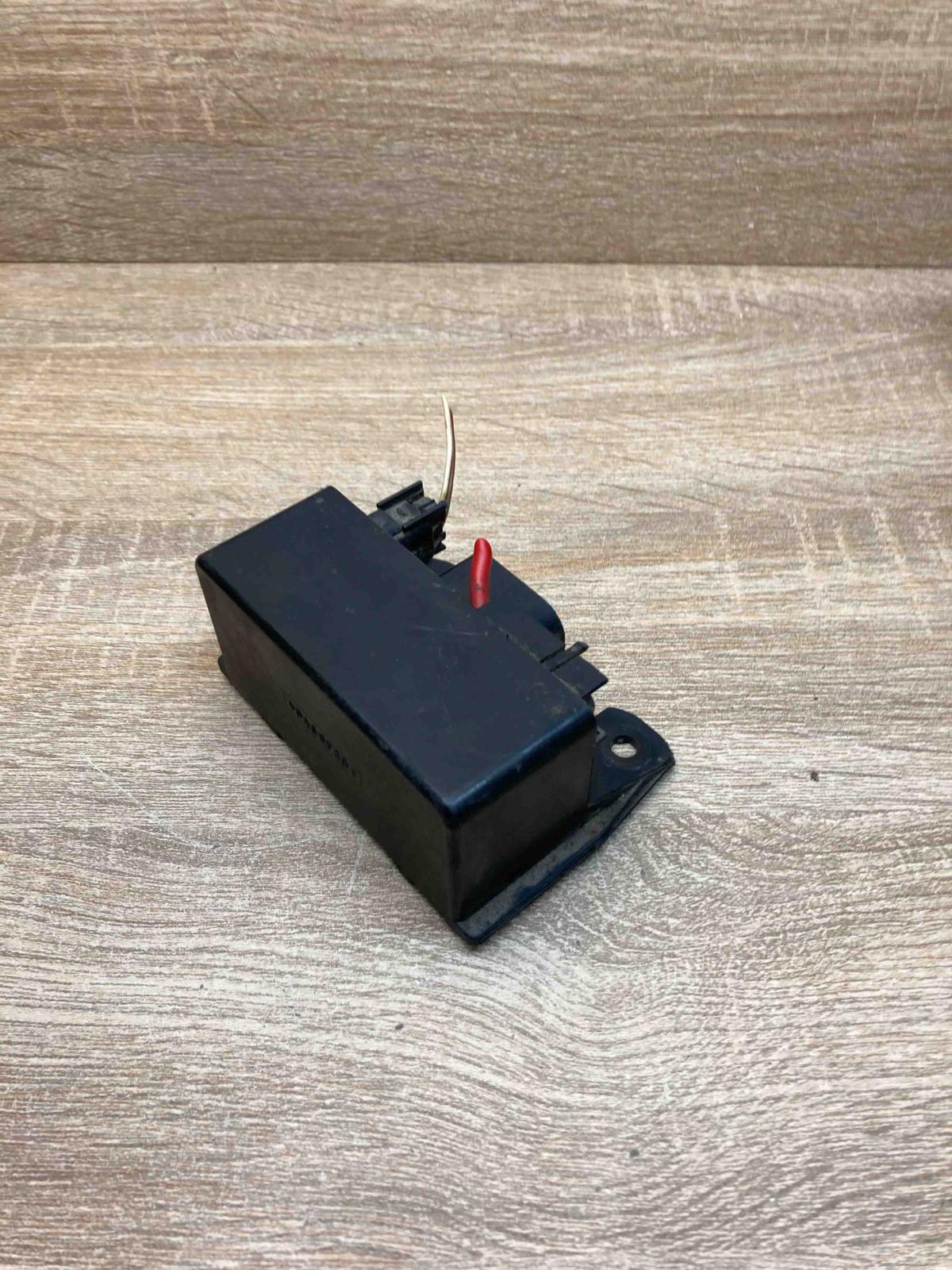 MB GLowPlug   Glow plug pre-heat relay Mercedes-Benz Sprinter W901 W902 W903 W90